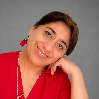 Marcela Flores, Matrona